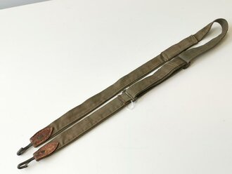 1. Weltkrieg, feldgrauer Brotbeutelriemen mit Schanzzeugschlaufe, getragenes Stück