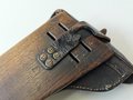 1. Weltkrieg, Pistolentasche für die lange Pistole 08 mit Anschlagbrett. Die Tasche datiert 1918 in gutem Zustand. Beim Brett Teil der Belederung restauriert.
