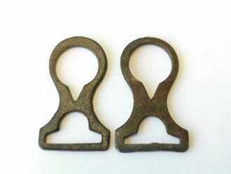 Paar Kinnriemenbeschläge für Pickelhaube oder Stahlhelm 1. Weltkrieg, Eisen