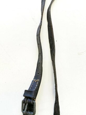 Hinterzeug zum Sielengeschirr 16 datiert 1917. Leder angetrocknet und gefettet, Metallteile neuzeitlich lackiert
