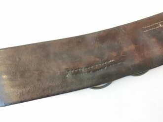 1.Weltkrieg Brustblatt datiert 1916 . Leder angetrocknet und gefettet, Metallteile neuzeitlich überlackiert