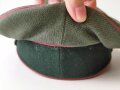 Schirmmütze für Mannschaften der Panzertruppe. Schirm liegt lose bei, diverse kleinere Mottenlöcher, kommt so direkt vom Dachboden