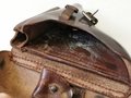 1.Weltkrieg, Koffertasche P08 datiert 1915. Ungeschwärztes Stück in sehr gutem Zustand