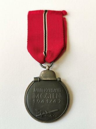 Medaille Winterschlacht im Osten, Hersteller 65 im Bandring Klein & Quenzer