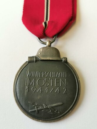 Medaille Winterschlacht im Osten, Hersteller 65 im Bandring Klein & Quenzer
