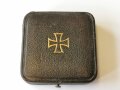 Eisernes Kreuz 1. Klasse 1914, Herstellermarkierung "KAG" im Etui mit EK Aufdruck