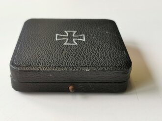 Eisernes Kreuz 1. Klasse 1939, Magnetisches Stück, Hersteller Maybauer ( typische Nadel ) im Etui