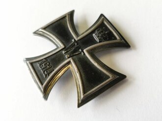 Eisernes Kreuz 1. Klasse 1914, Magnetisch,  seltene Variante mit zwei zusätzlichen Haken, Hochswahrscheinlich Fertigung der Firma Godet