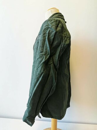 Technische Nothilfe, grüne Drillichfeldbluse, ungetragenes Stück, Schulterbreite 44 cm, Armlänge 56 cm