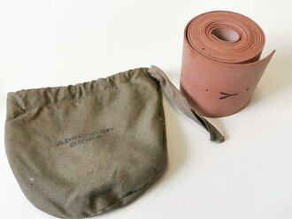 Abschnürbinde zur Aderpressung in Tasche , gehört unter anderen in den Verbandkasten der Wehrmacht