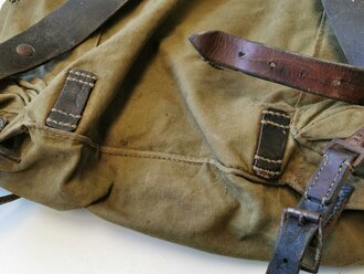 Heer, Rucksack für Angehörige der Gebirgstruppen datiert 1942. Ungereinigtes, getragenes Stück