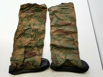 Leichter Gasschutzanzug der Wehrmacht, Paar  Gasschuhe in Sumpftarn. Gummi weich und nicht verklebt, selten