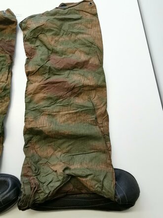 Leichter Gasschutzanzug der Wehrmacht, Paar  Gasschuhe in Sumpftarn. Gummi weich und nicht verklebt, selten