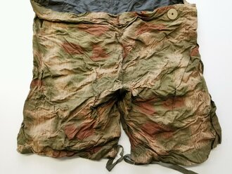 Leichter Gasschutzanzug der Wehrmacht, Hose in Sumpftarn. Gummi weich und nicht verklebt, selten