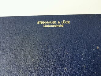 Bundesrepublik Deutschland, Bundesverdienstkreuz,  Großes Verdienstkreuz mit Stern für Damen im Etui. Beim Stern hat sich die Auflage gelöst und wurde unfachmännisch geklebt, sonst sehr guter Zustand.