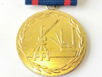 DDR, goldene Verdienstmedaille der Seeverkehrs-Wirtschaft