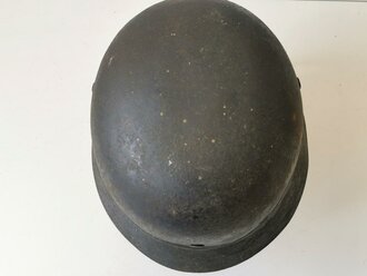 Stahlhelm Luftschutz, Befestigung des Kinnriemen abgerissen, sonst gut, ungereinigtes Stück