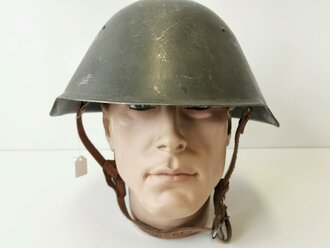 DDR, Stahlhelm der Nationalen Volksarmee, die Glocke...