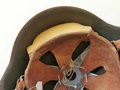 DDR, Stahlhelm der Nationalen Volksarmee, die Glocke datiert 1958, Innefutter Kammermäßig getauscht