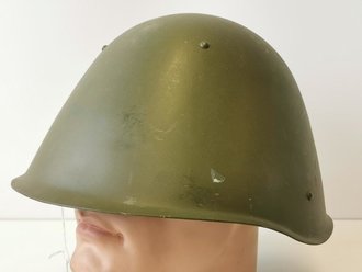 Stahlhelm ehemaliger Ostblock aus der Zeit des kalten...