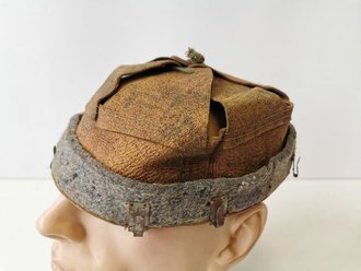 Lederteil für ein Stahlhelm Innenfutter, wohl Frankreich, Umfang aussen gemessen etwa 62cm