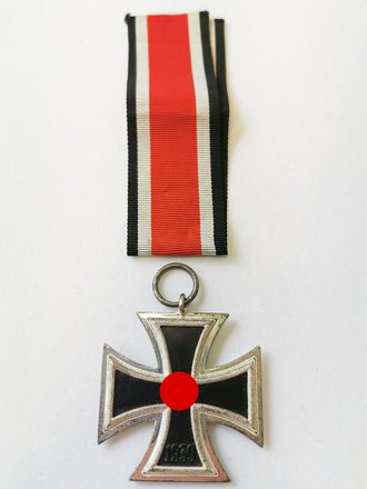 Eisernes Kreuz 2. Klasse 1939, im Ring markiert " 100" für Rudolf Wächtler & Lange, Mittweida