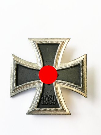 Eisernes Kreuz 1. Klasse 1939, Magnetisch, Hersteller "26" auf der Nadel für B.H.Mayer Pforzheim