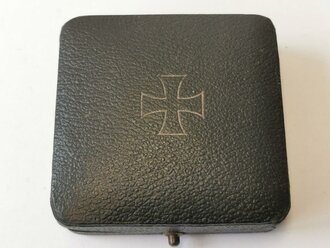 Eisernes Kreuz 1. Klasse 1939, Magnetisch, Hersteller "26" auf der Nadel für B.H.Mayer Pforzheim. Im Etui