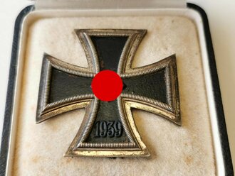 Eisernes Kreuz 1. Klasse 1939, Magnetisch, ohne Herstellermarkierung. Im Etui