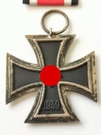 Eisernes Kreuz 2. Klasse 1939, im Ring markiert " 25" für  Arbeitsgemeinschaft der Graveur-, Gold- und Silberschmiedeinnungen, Hanau am Main