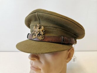 British WWII Service dress cap, Insignia is not added correct