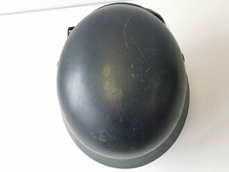 Stahlhelm Luftschutz, guter Zustand, entnazifiziert