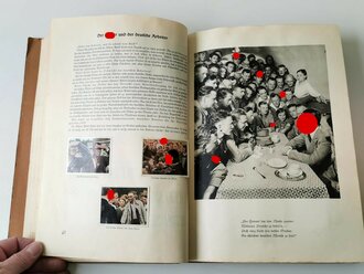 Sammelbilderalbum " Kampf ums Dritte Reich" komplett, angeschmutzt, auf der ersten Seite diverse Kinderklebebilder