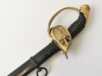 Reichswehr, Infanterie Offiziers Degen, Hersteller Eickhorn. Klappgefäß wackelt leicht, Scheide original lackiert. Selten