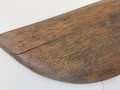 Geschnitzter Adler aus Holz , wohl für einen Schulungsraum, öffentliches Gebäude oder ähnliches. Flügelspannweite 75cm. Ungereinigtes Stück