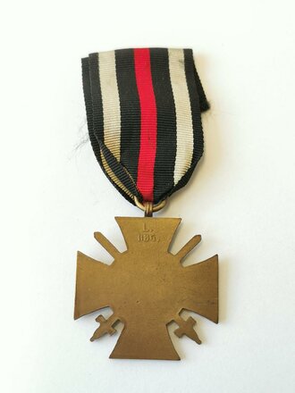Ehrenkreuz für Frontkämpfer , Hersteller "L. NBG"  Magnetisch