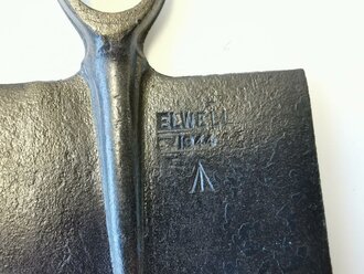 British Pattern 37 entrenching tool and cover, both 1944...