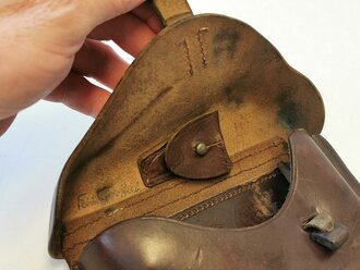 P08 Koffertasche datiert 1938. Ungeschwärztes Leder, getragenes Stück in gutem Zustand