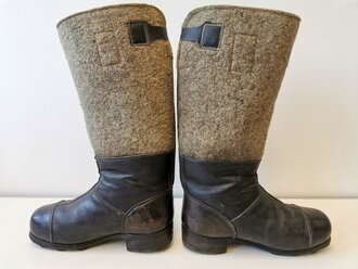 Paar Winterstiefel Wehrmacht , getragenes Paar in ordentlichem Zustand, in den Laschen Reichsbetriebsnummer gestempelt