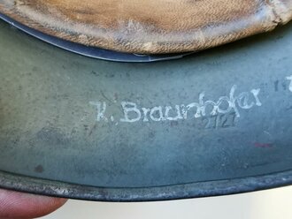 Heer, Stahlhelm Modell 1935. Getragenes, zusammengehöriges Stück in gutem Zustand