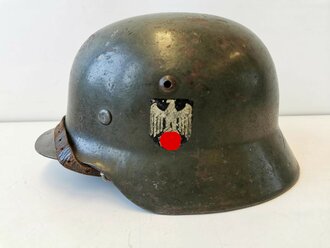 Heer, Stahlhelm Modell 1935. Getragenes, zusammengehöriges Stück in gutem Zustand