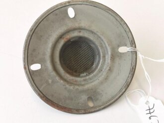 1. Weltkrieg, Teller für die Spitze einer Pickelhaube für Mannschaften, Eisen, original feldgrau lackiert.