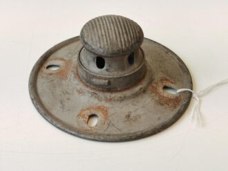 1. Weltkrieg, Teller für die Spitze einer Pickelhaube für Mannschaften, Eisen, original feldgrau lackiert.