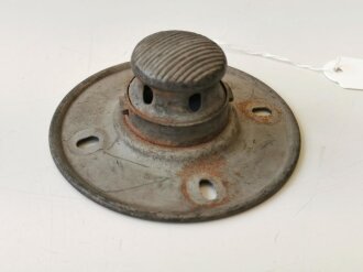 1. Weltkrieg, Teller für die Spitze einer Pickelhaube für Mannschaften, Eisen, original feldgrau lackiert.