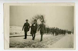 Foto Stahlhelmbund marschiert, 5,5 x 8,5cm