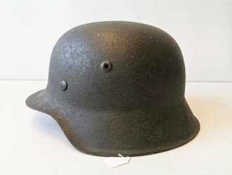 Heer, Stahlhelm Modell 1942. Leicht getragenes,...