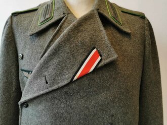 Heer, Sturmgeschützjacke für einen Panzergrenadier.  Alle Effekten original vernäht, Kammerstück mit diversen eher unauffälligen Mottenspuren.