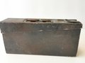 Gurtkasten aus Leichtmetall für Gurte MG34. Originale Tarnlackierung, datiert 1939