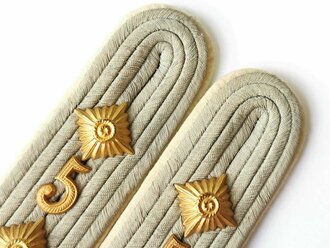 Heer, Paar Schulterstücke für einen Hauptmann im Infanterie Regiment 5, ungetragenes Paar