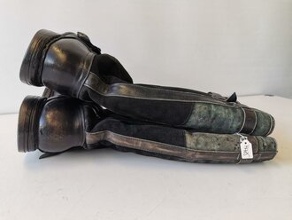 Luftwaffe , Paar Stiefel für fliegendes Personal . Originale Sohle mit 32,5cm. Ein Reissverschluss defekt, lässt sich nicht öffnen